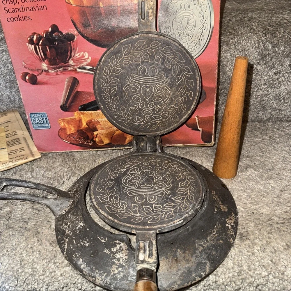 Vtg Scandinavian Nordic Ware Krumkake Iron with Wood Handle Stand & Cone in Box